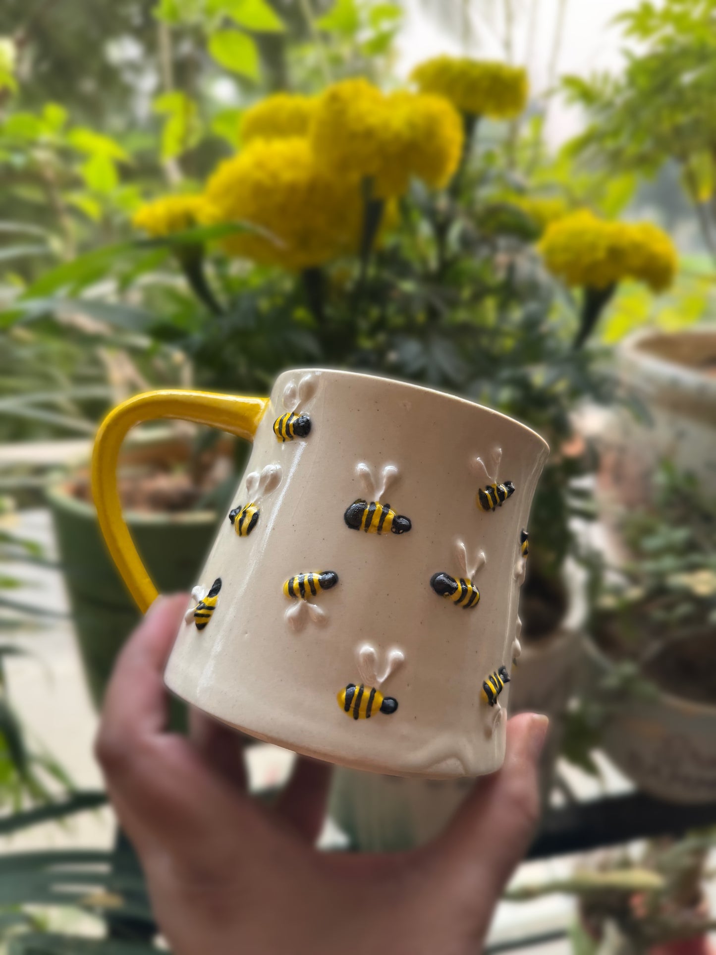 The Bee Mug-1