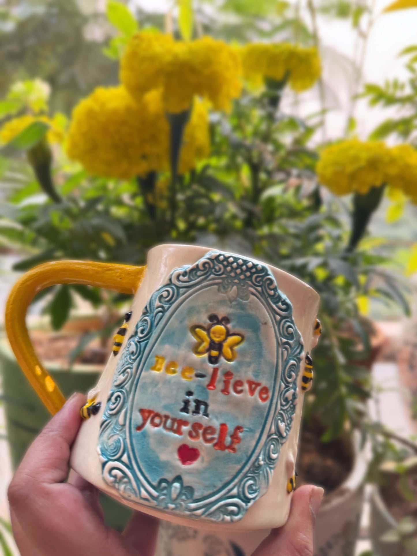 The Bee Mug-1