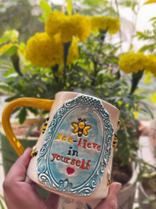 The Bee Mug-1